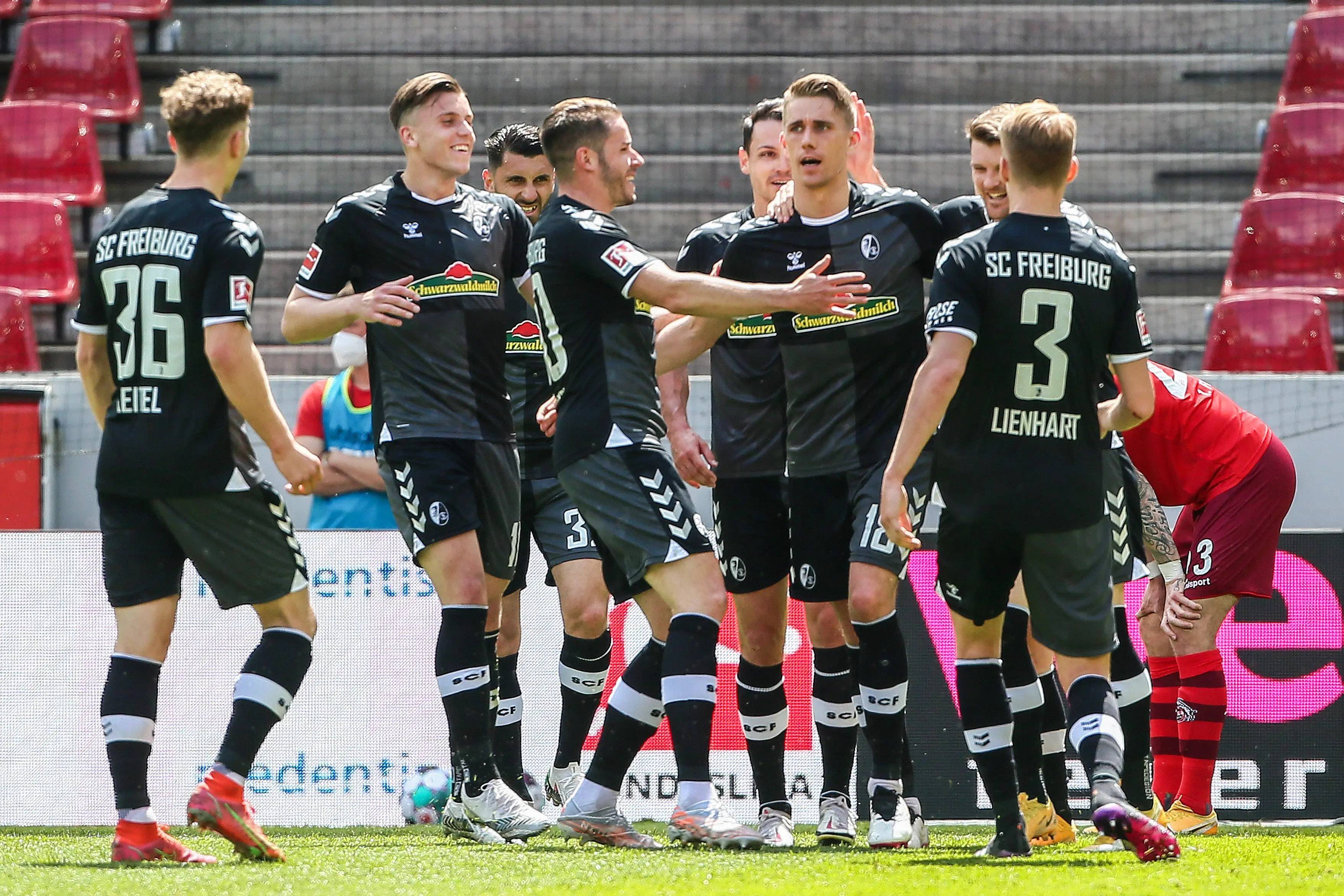 德甲：汉堡2-3惜败弗莱堡，攻防转换精彩纷呈的简单介绍