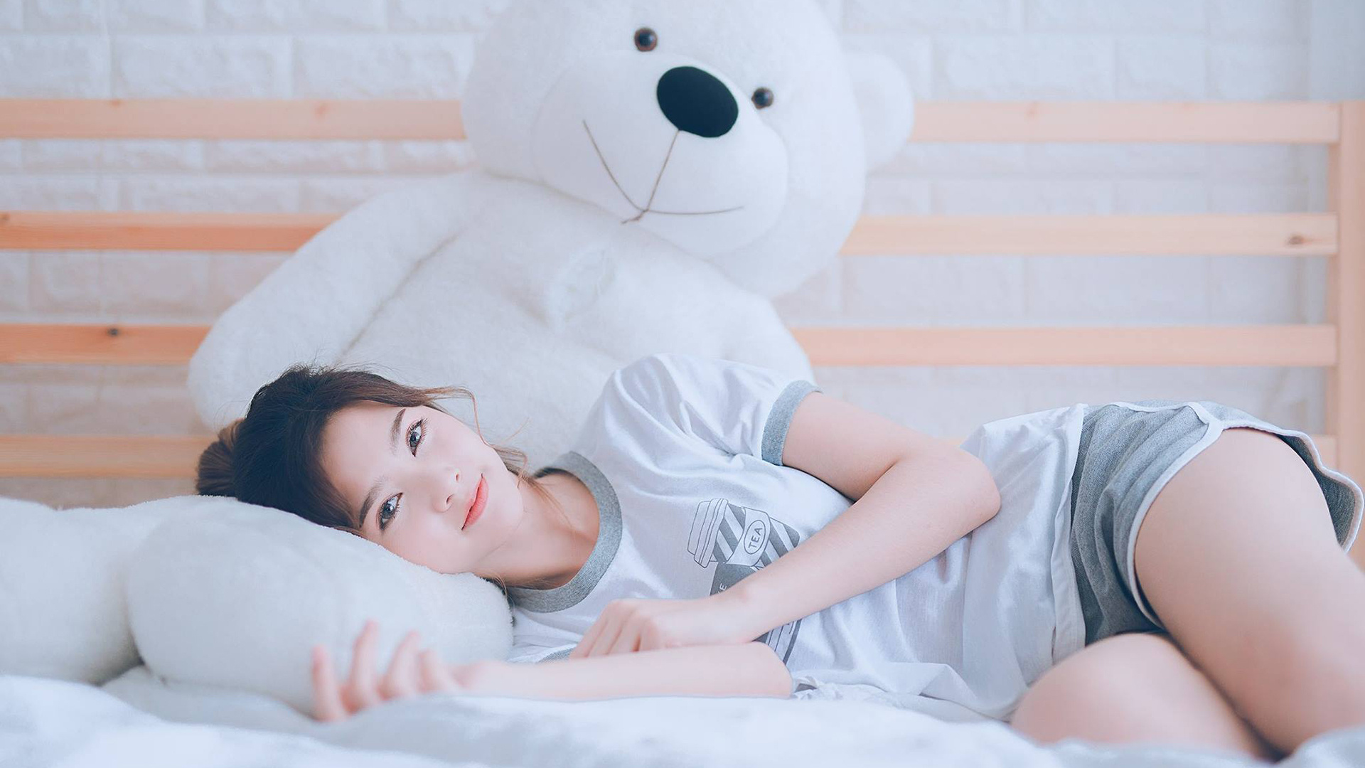 墨西哥队员滑雪鞋踢足球？新战术引争议，墨西哥滑板品牌