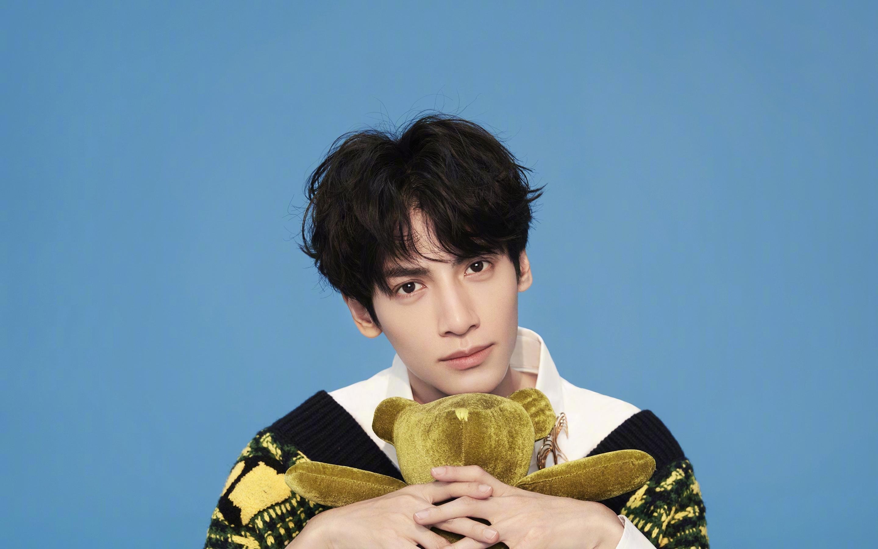 拜仁边后卫内收战术打破防守平衡,拜仁 边后卫