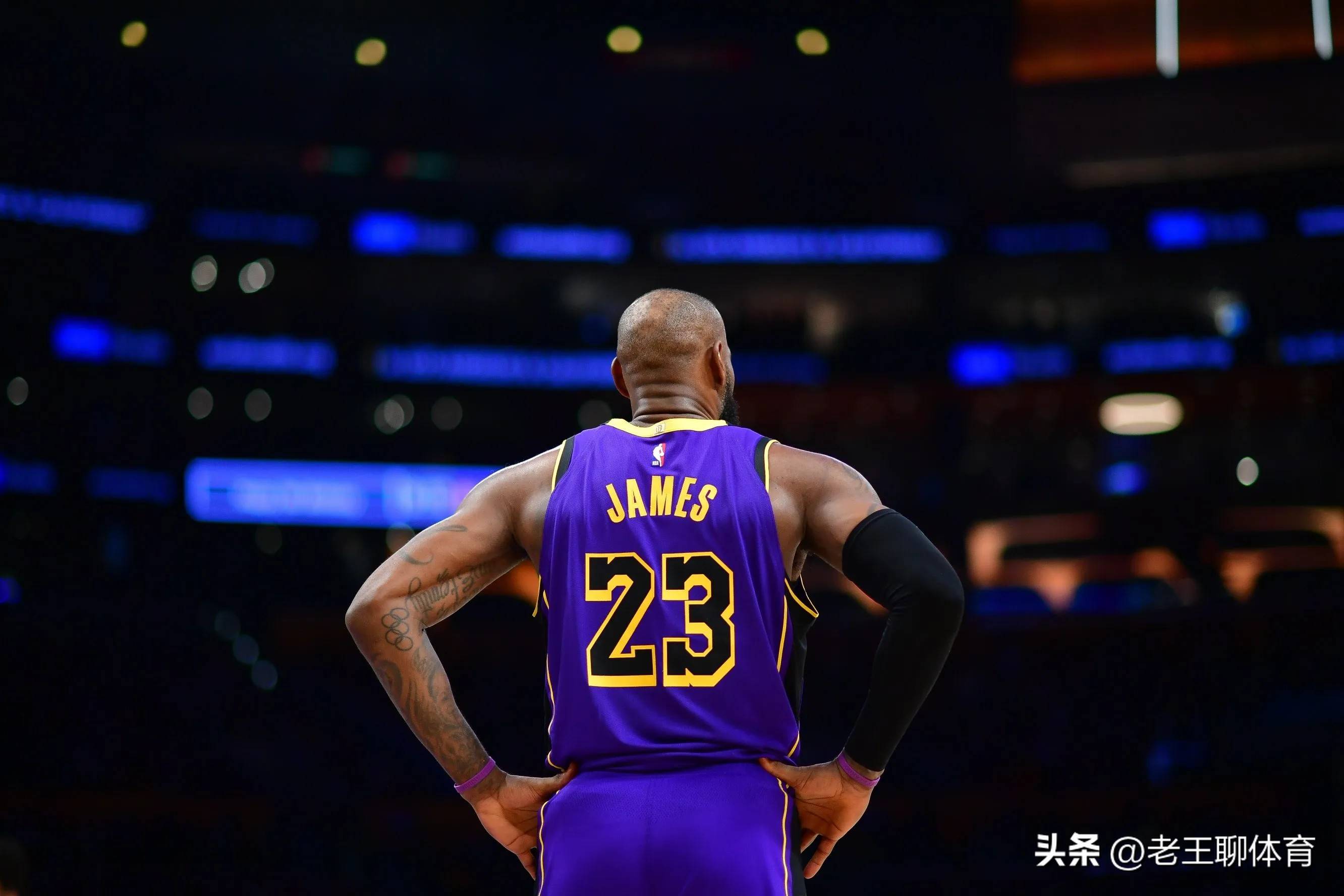 包含勒布朗·詹姆斯:传奇仍在继续的词条 包含勒布朗·詹姆斯:传奇仍在继续的词条